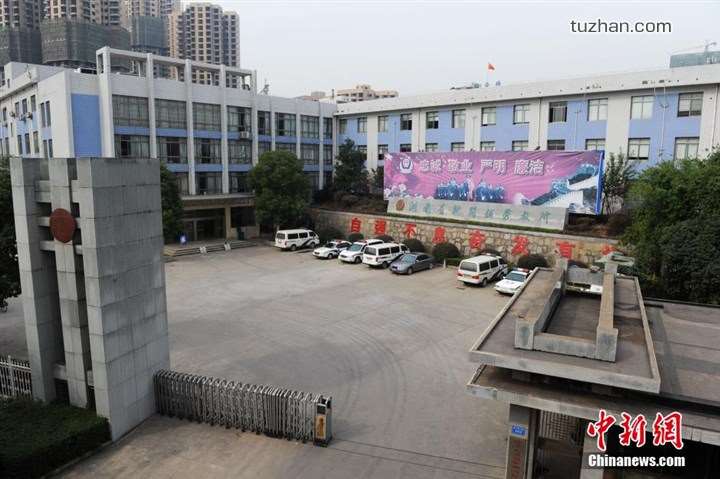 長沙市坪塘勞動教養(yǎng)管理所采購我公司定制生產(chǎn)的11KW二用一備自來水加壓泵站一套,本設備供水范圍為5公里,供水人數(shù)為3600人,目前本自來水加壓泵站運行平穩(wěn),高效節(jié)能,受到了管理所的一致好評! 長沙市坪塘勞動教養(yǎng)管理所采購我公司定制生產(chǎn)的11KW二用一備自來水加壓泵站一套,本設備供水范圍為5公里,供水人數(shù)為3600人,目前本自來水加壓泵站運行平穩(wěn),高效節(jié)能,受到了管理所的一致好評!